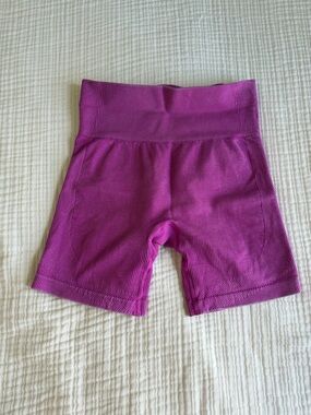 Size Small JoyLab Seamless High-Waist Ribbed Bike Shorts - Magenta